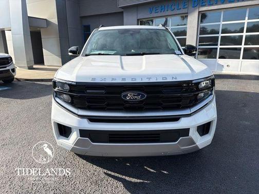 Star White 2026 Ford Expedition Platinum