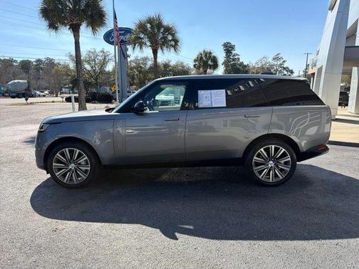 2023 Land Rover Range Rover P530 SE