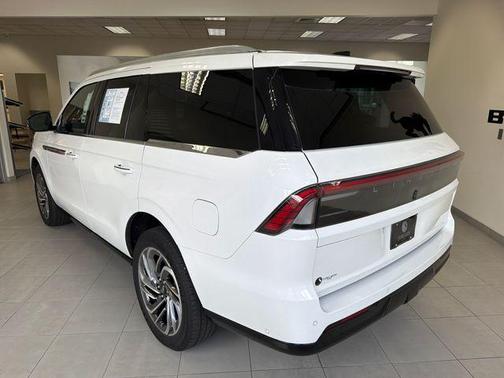 Pristine White 2025 Lincoln Navigator Reserve