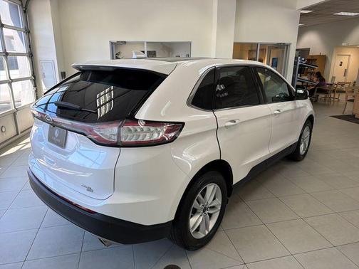 White Platinum Clearcoat Metallic 2018 Ford Edge SEL