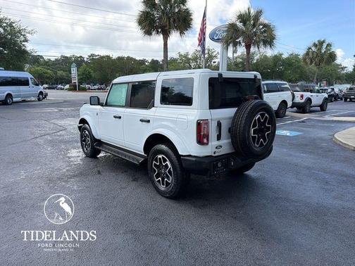 Oxford White 2026 Ford Bronco Outer Banks
