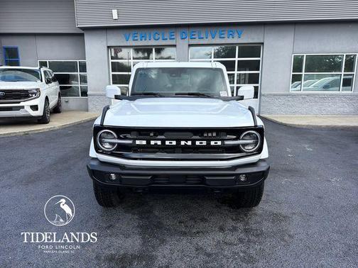 Oxford White 2026 Ford Bronco Outer Banks
