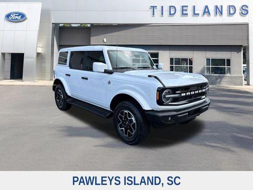 Oxford White 2026 Ford Bronco Outer Banks