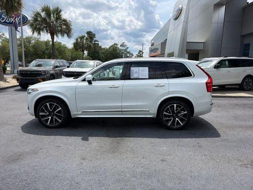 Crystal White 2024 Volvo XC90 B6 Plus Bright Theme 6-Seater