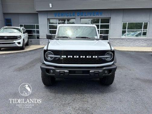 Oxford White 2026 Ford Bronco Badlands