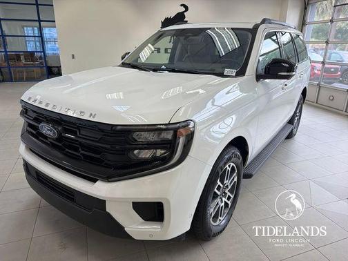 Star White 2025 Ford Expedition Active