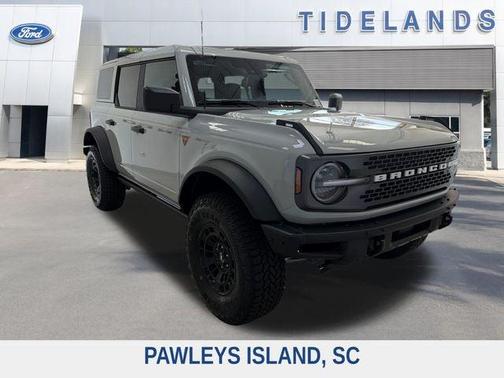 Avalanche Gray 2026 Ford Bronco Badlands