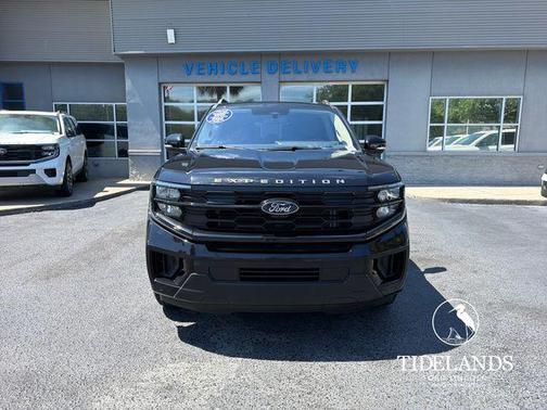 Black Metallic 2025 Ford Expedition Active