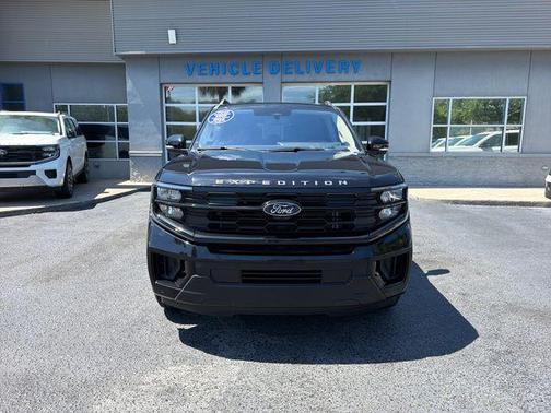 Black Metallic 2025 Ford Expedition Active