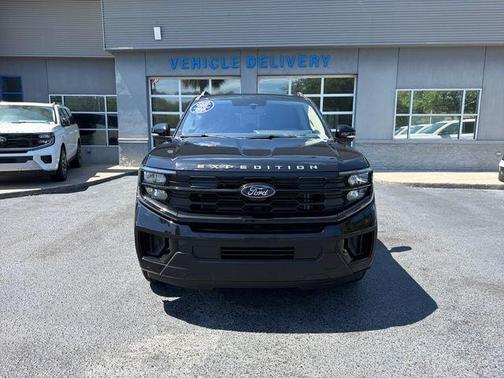 Black Metallic 2025 Ford Expedition Active