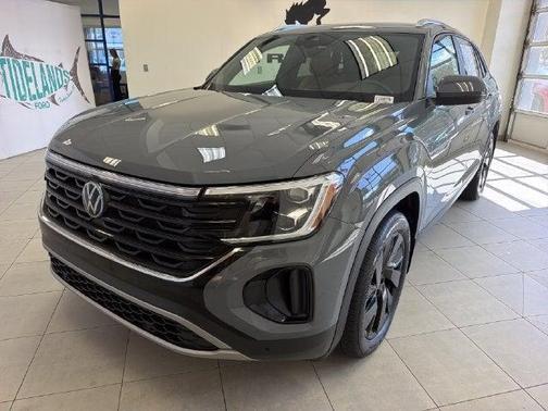 Pure Gray 2024 Volkswagen Atlas Cross Sport 2.0T SE w/Technology