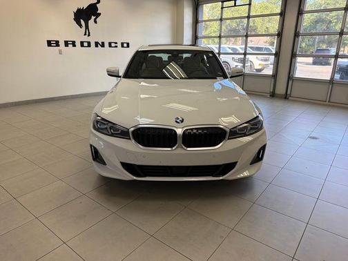 Alpine White 2026 BMW 330 i NA