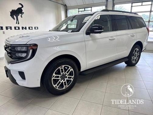 Oxford White 2025 Ford Expedition Active