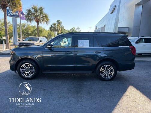 Blue Metallic 2025 Ford Expedition Active