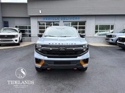 Glacier Gray Metallic 2026 Ford Expedition Tremor