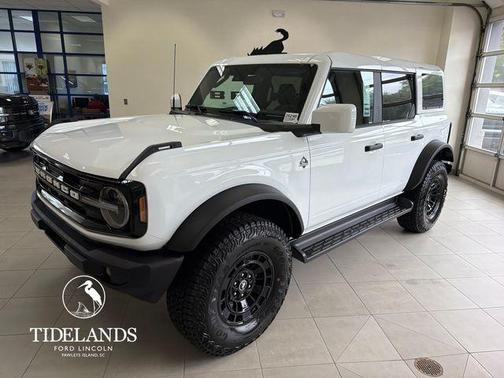 Oxford White 2026 Ford Bronco Outer Banks