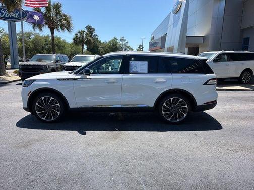 White Metallic 2025 Lincoln Aviator Reserve RWD