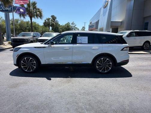White Metallic 2025 Lincoln Aviator Reserve RWD