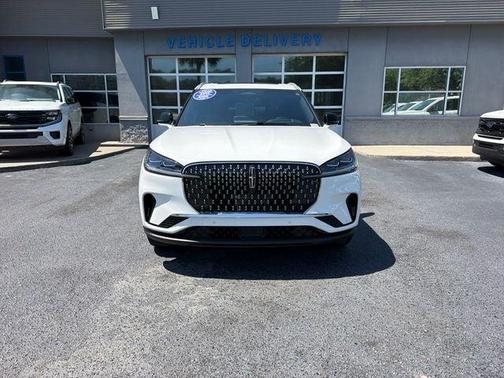 White Metallic 2025 Lincoln Aviator Reserve RWD
