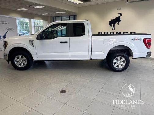 Oxford White 2023 Ford F-150 XLT