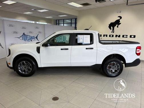 Oxford White 2025 Ford Maverick XLT