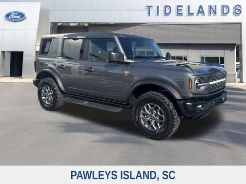 Carbonized Gray Metallic 2025 Ford Bronco Badlands