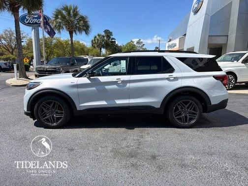 Space White Metallic 2026 Ford Explorer ST-Line