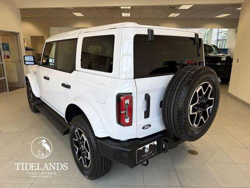 Oxford White 2026 Ford Bronco Outer Banks