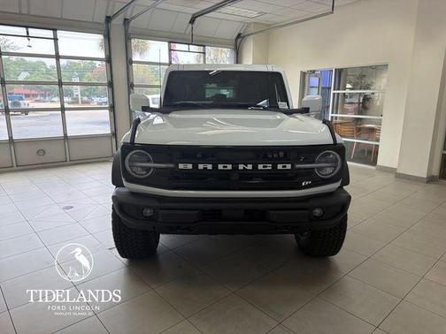 Oxford White 2026 Ford Bronco Outer Banks