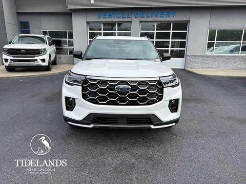 Star White 2026 Ford Explorer Platinum
