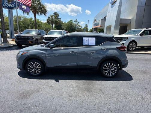 Boulder Gray 2021 Nissan Kicks SV