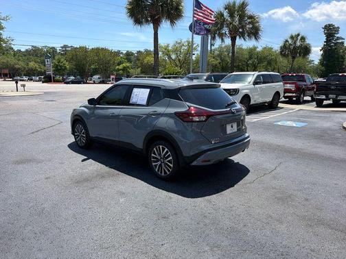 Boulder Gray 2021 Nissan Kicks SV