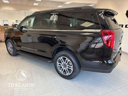 Agate Black Metallic 2026 Ford Expedition Active