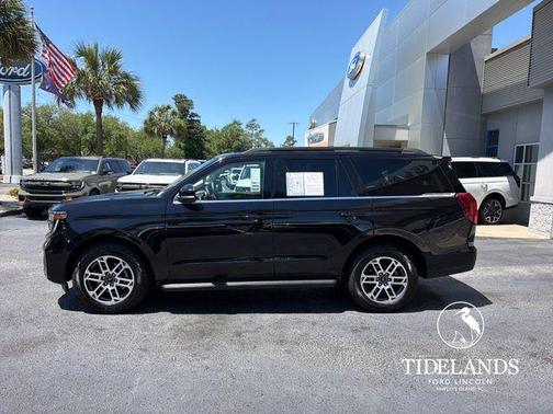 Black Metallic 2025 Ford Expedition Active