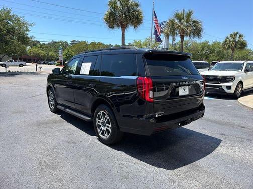 Black Metallic 2025 Ford Expedition Active
