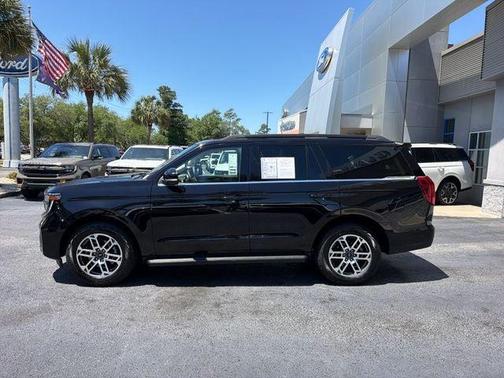 Black Metallic 2025 Ford Expedition Active