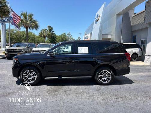 Black Metallic 2025 Ford Expedition Active
