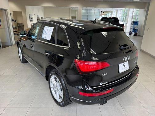 Brilliant Black 2017 Audi Q5 2.0T Premium Plus