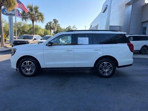 White Metallic 2025 Ford Expedition Active