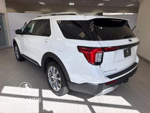 Star White 2026 Ford Explorer Platinum