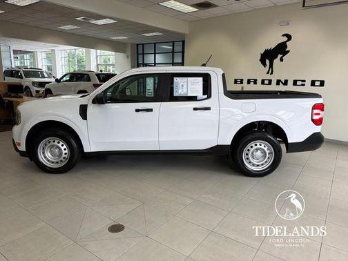 Oxford White 2022 Ford Maverick XL