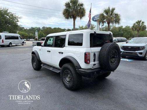 Oxford White 2025 Ford Bronco Badlands