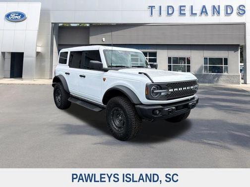 Oxford White 2025 Ford Bronco Badlands