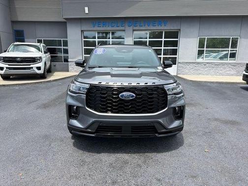 Gray Metallic 2025 Ford Explorer ST-Line