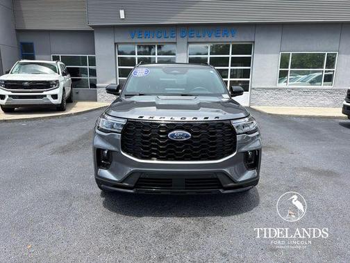 Gray Metallic 2025 Ford Explorer ST-Line