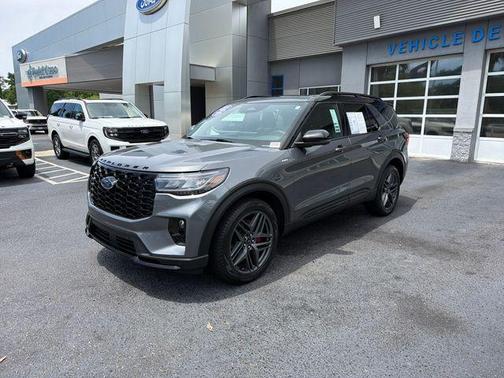 Gray Metallic 2025 Ford Explorer ST-Line
