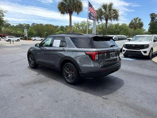 Gray Metallic 2025 Ford Explorer ST-Line