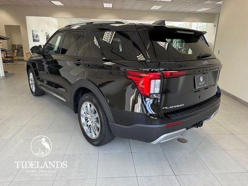 Agate Black Metallic 2026 Ford Explorer Platinum