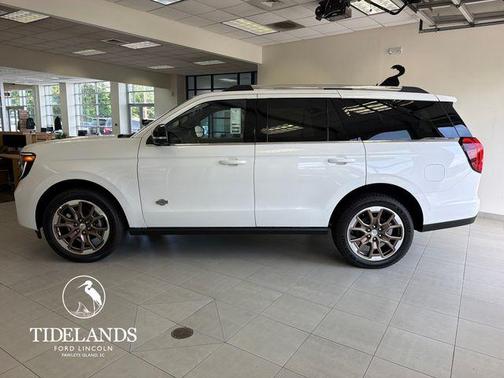 Star White 2026 Ford Expedition King Ranch