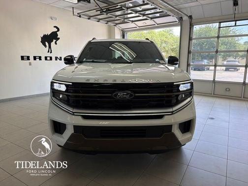 Star White 2026 Ford Expedition King Ranch
